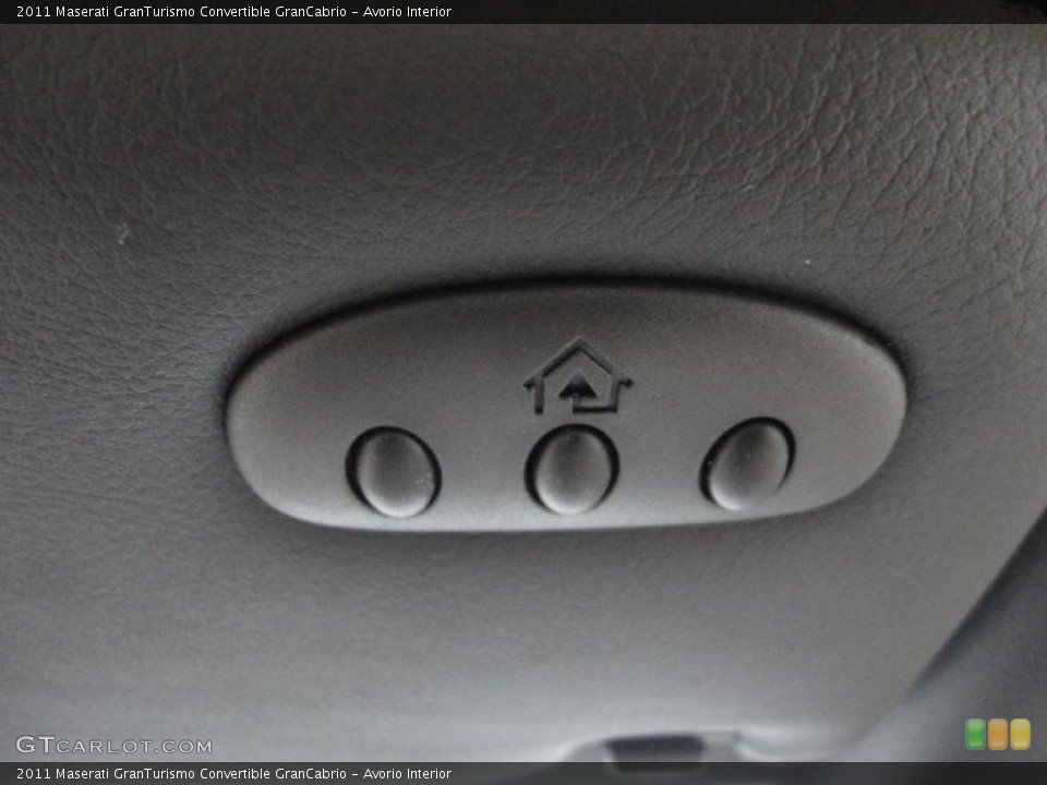 Avorio Interior Controls for the 2011 Maserati GranTurismo Convertible GranCabrio #42996931