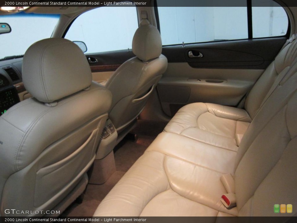 Light Parchment 2000 Lincoln Continental Interiors