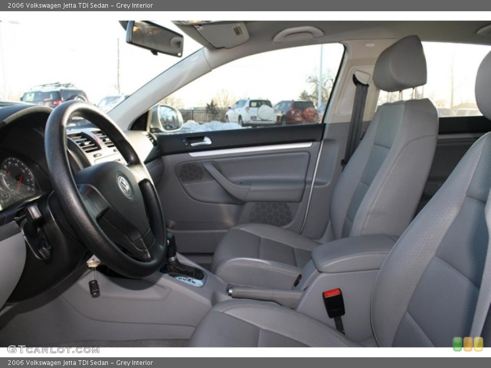 Grey Interior Photo for the 2006 Volkswagen Jetta TDI Sedan #43007403