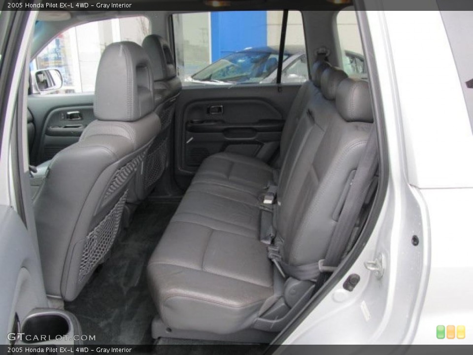 Gray Interior Photo for the 2005 Honda Pilot EX-L 4WD #43023411