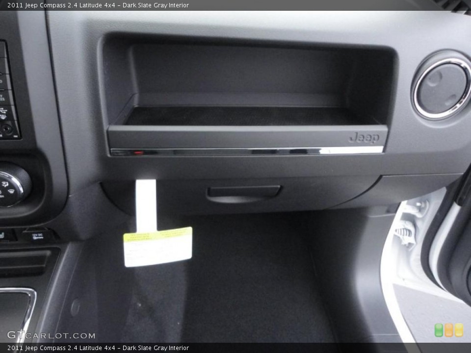Dark Slate Gray Interior Photo for the 2011 Jeep Compass 2.4 Latitude 4x4 #43035595