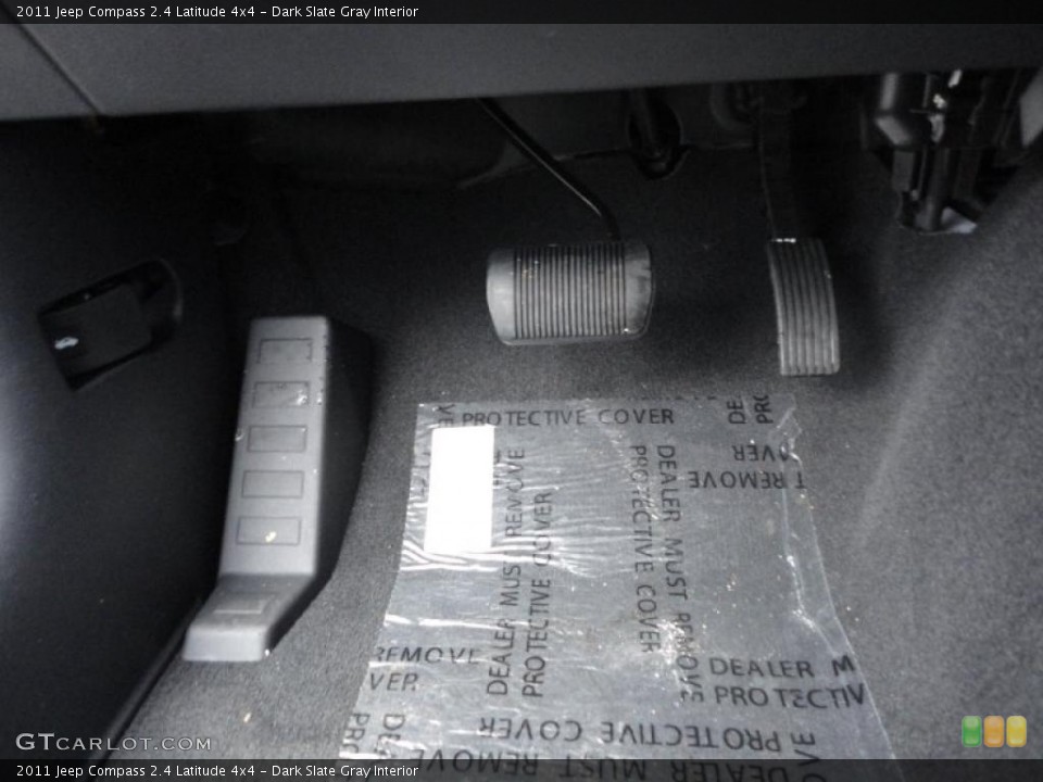 Dark Slate Gray Interior Controls for the 2011 Jeep Compass 2.4 Latitude 4x4 #43035647