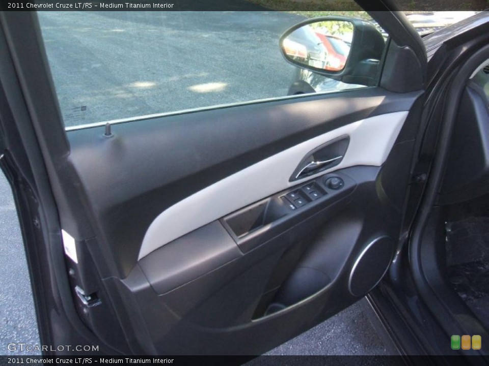 Medium Titanium Interior Door Panel for the 2011 Chevrolet Cruze LT/RS #43061244