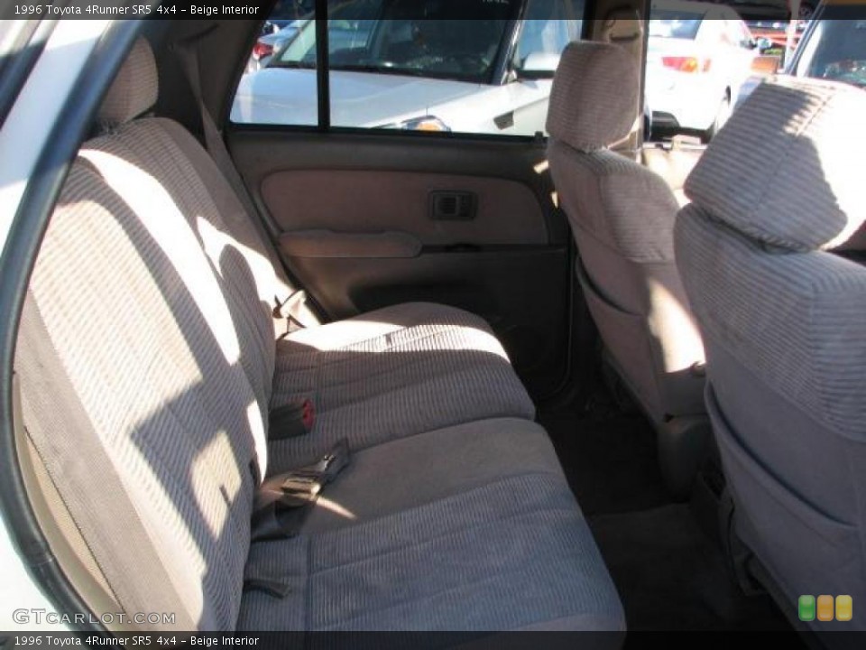 Beige Interior Photo for the 1996 Toyota 4Runner SR5 4x4 #43078159