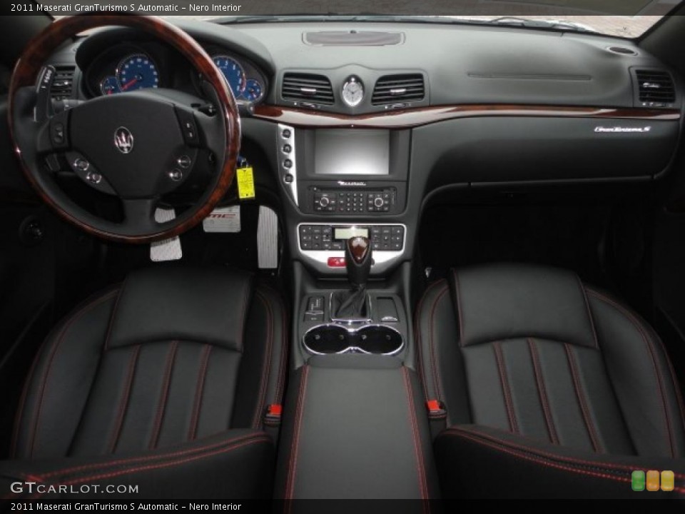Nero Interior Dashboard for the 2011 Maserati GranTurismo S Automatic #43081774