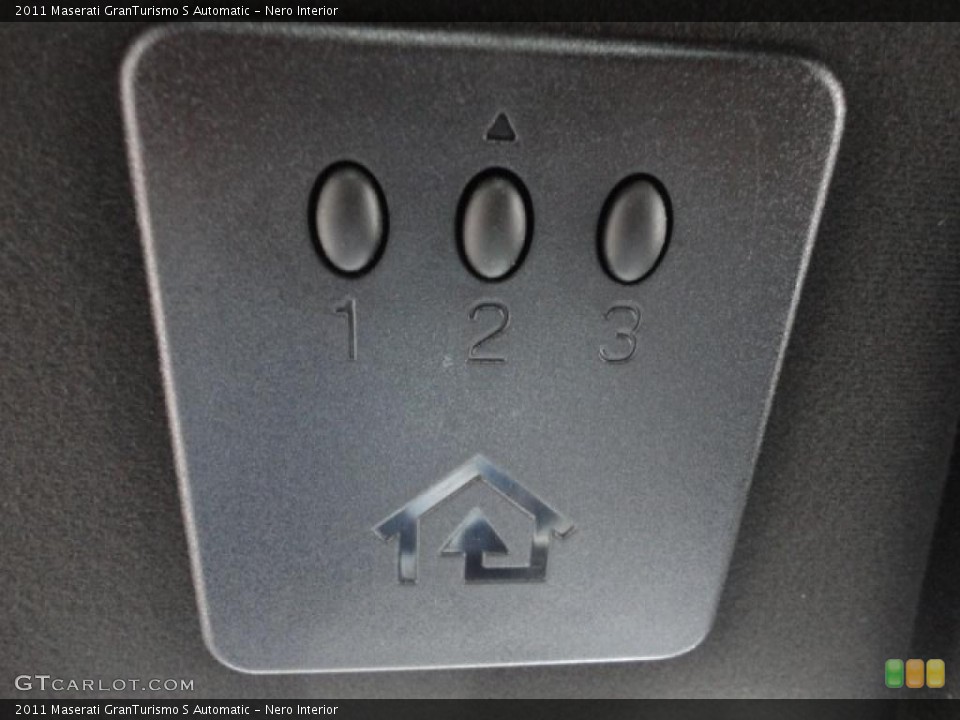 Nero Interior Controls for the 2011 Maserati GranTurismo S Automatic #43082026