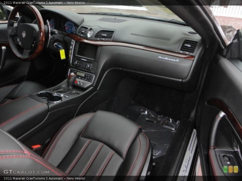 Nero Interior Dashboard for the 2011 Maserati GranTurismo S Automatic #43082086