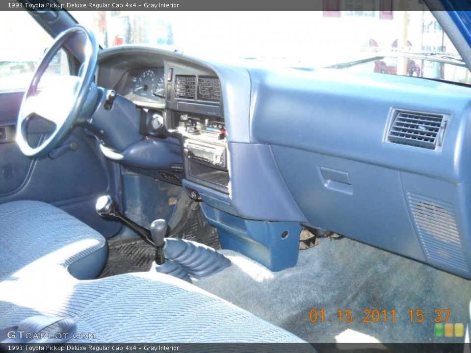Gray Interior Photo for the 1993 Toyota Pickup Deluxe Regular Cab 4x4 #43082566