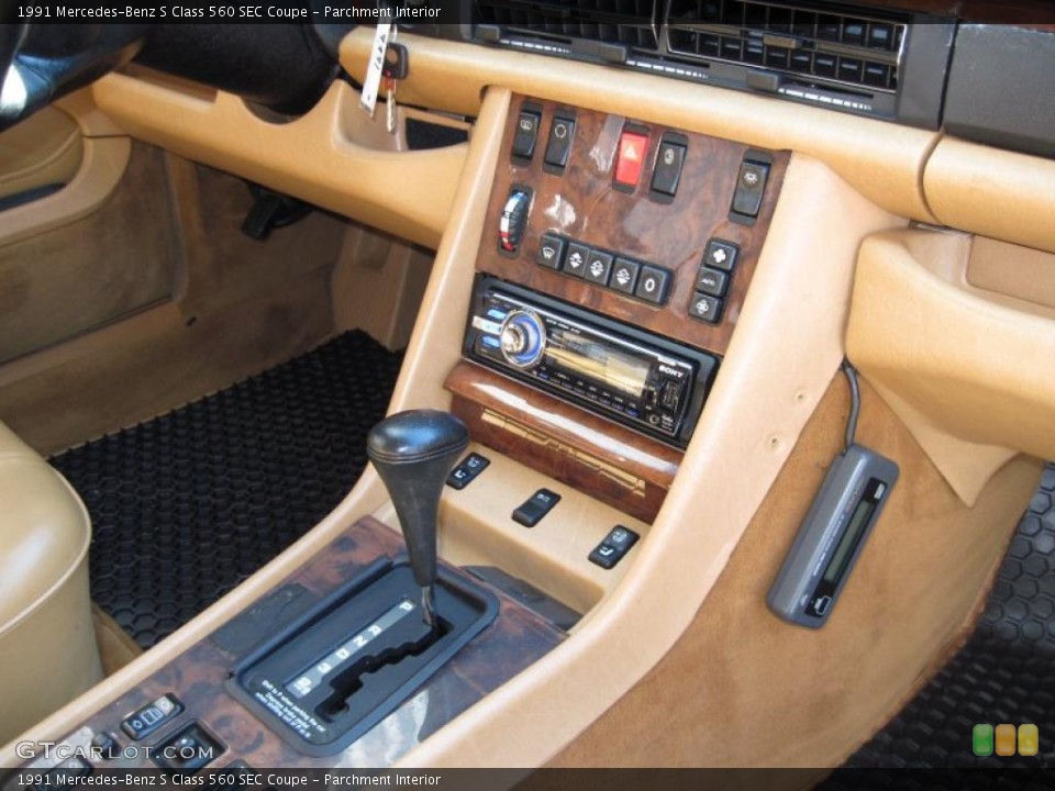 Parchment Interior Controls for the 1991 Mercedes-Benz S Class 560 SEC Coupe #43082846
