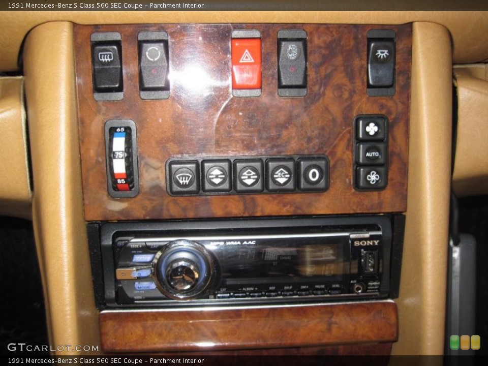 Parchment Interior Controls for the 1991 Mercedes-Benz S Class 560 SEC Coupe #43082954