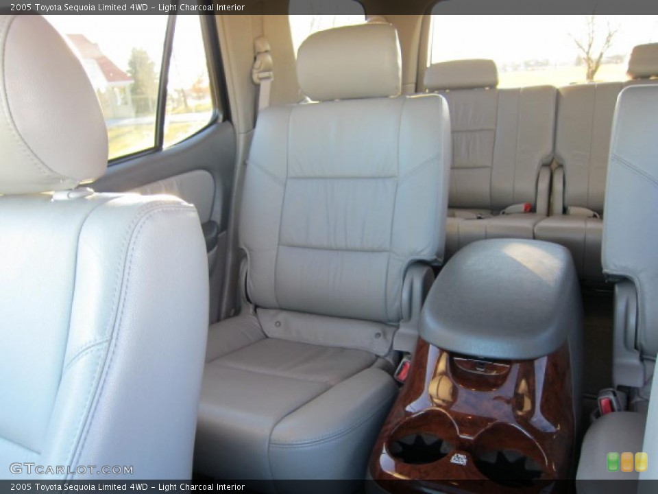 Light Charcoal Interior Photo for the 2005 Toyota Sequoia Limited 4WD #43083338