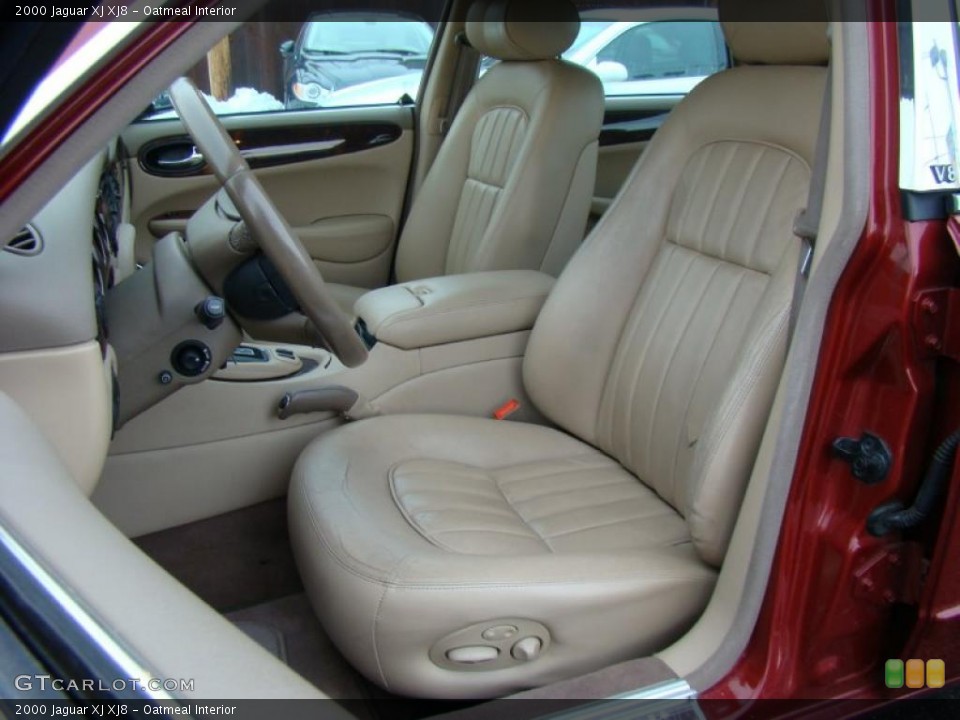 Oatmeal Interior Photo for the 2000 Jaguar XJ XJ8 #43092120