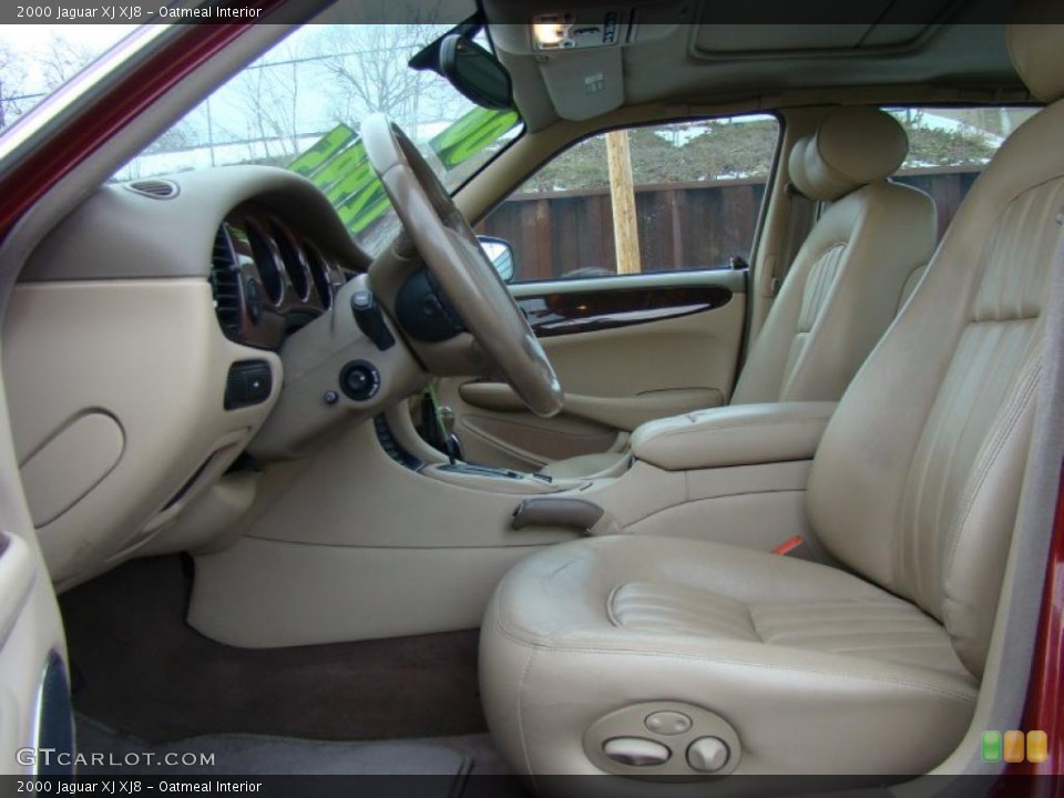 Oatmeal Interior Photo for the 2000 Jaguar XJ XJ8 #43092136