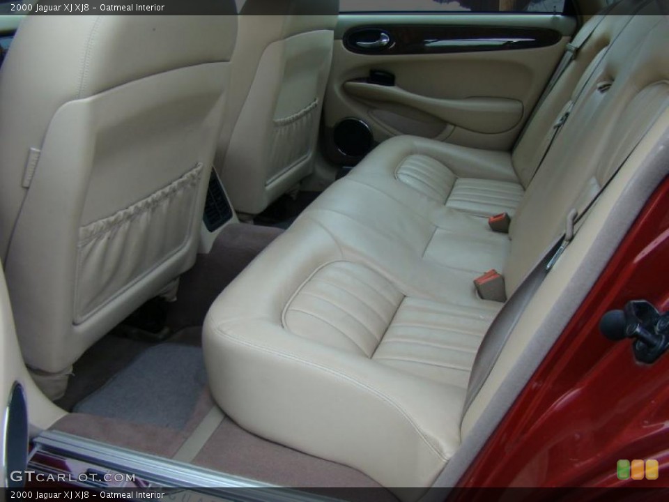 Oatmeal Interior Photo for the 2000 Jaguar XJ XJ8 #43092188