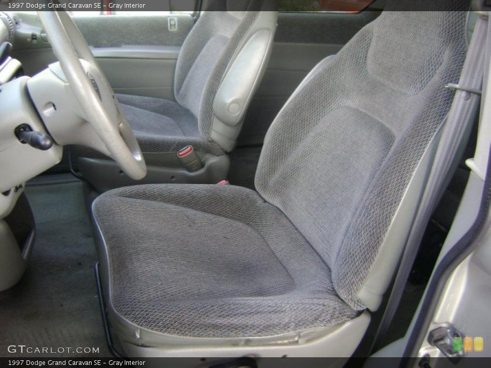 Gray Interior Photo for the 1997 Dodge Grand Caravan SE #43110469