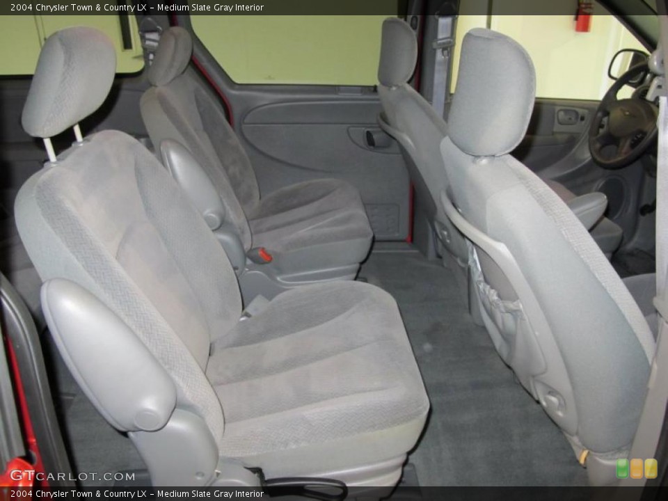 Medium Slate Gray Interior Photo for the 2004 Chrysler Town & Country LX #43113705