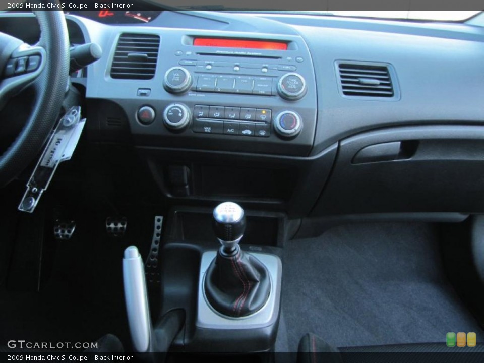 Black Interior Dashboard for the 2009 Honda Civic Si Coupe #43118725