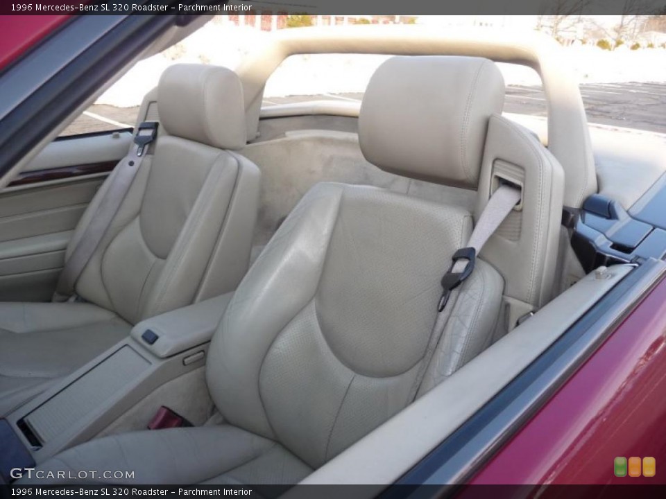 Parchment Interior Photo for the 1996 Mercedes-Benz SL 320 Roadster #43131019