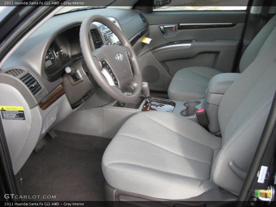 Gray Interior Photo for the 2011 Hyundai Santa Fe GLS AWD #43170777