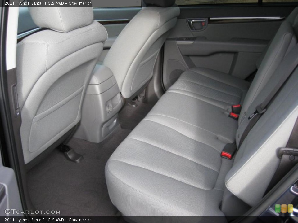 Gray Interior Photo for the 2011 Hyundai Santa Fe GLS AWD #43170831