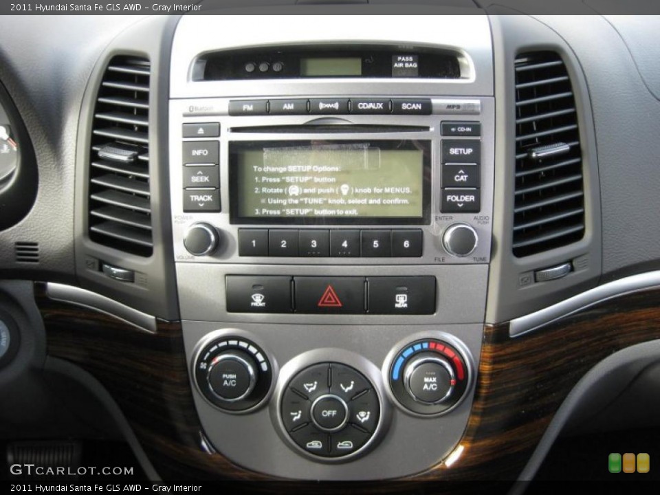 Gray Interior Controls for the 2011 Hyundai Santa Fe GLS AWD #43171009