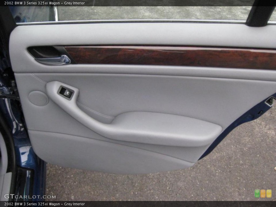 Grey Interior Door Panel for the 2002 BMW 3 Series 325xi Wagon #43176558