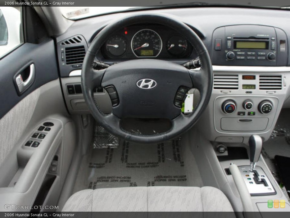 Gray Interior Dashboard for the 2006 Hyundai Sonata GL #43179075