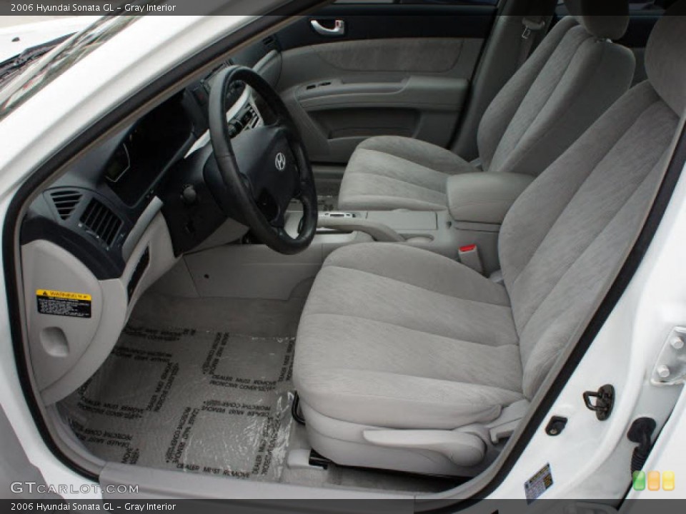 Gray Interior Photo for the 2006 Hyundai Sonata GL #43179090