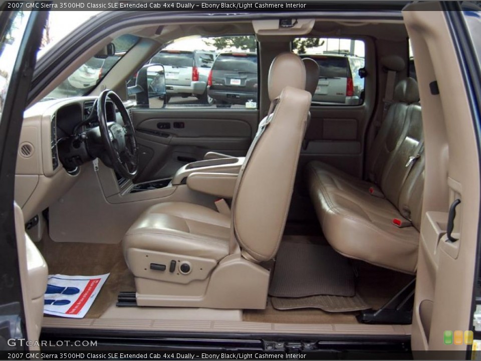 Ebony Black/Light Cashmere 2007 GMC Sierra 3500HD Interiors