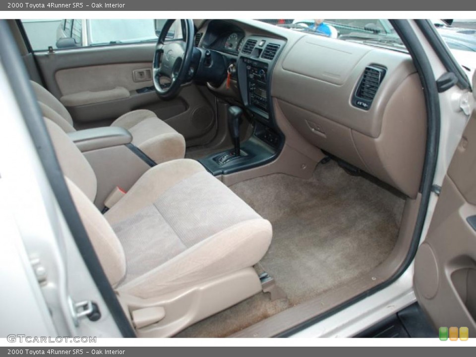 Oak Interior Photo for the 2000 Toyota 4Runner SR5 #43217762