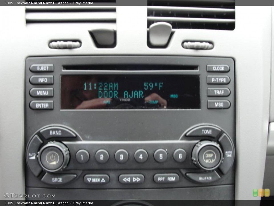 Gray Interior Controls for the 2005 Chevrolet Malibu Maxx LS Wagon #43246594