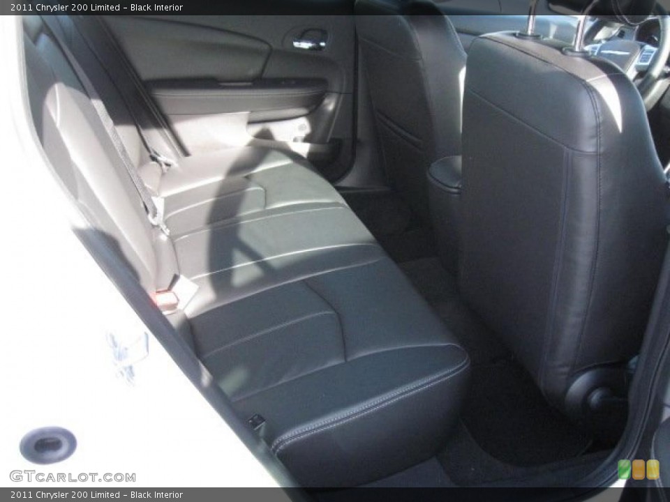 Black Interior Photo for the 2011 Chrysler 200 Limited #43256646