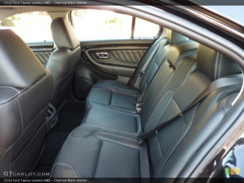 Charcoal Black Interior Photo for the 2010 Ford Taurus Limited AWD #43267198