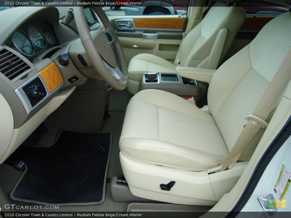 Medium Pebble Beige/Cream Interior Photo for the 2010 Chrysler Town & Country Limited #43287128