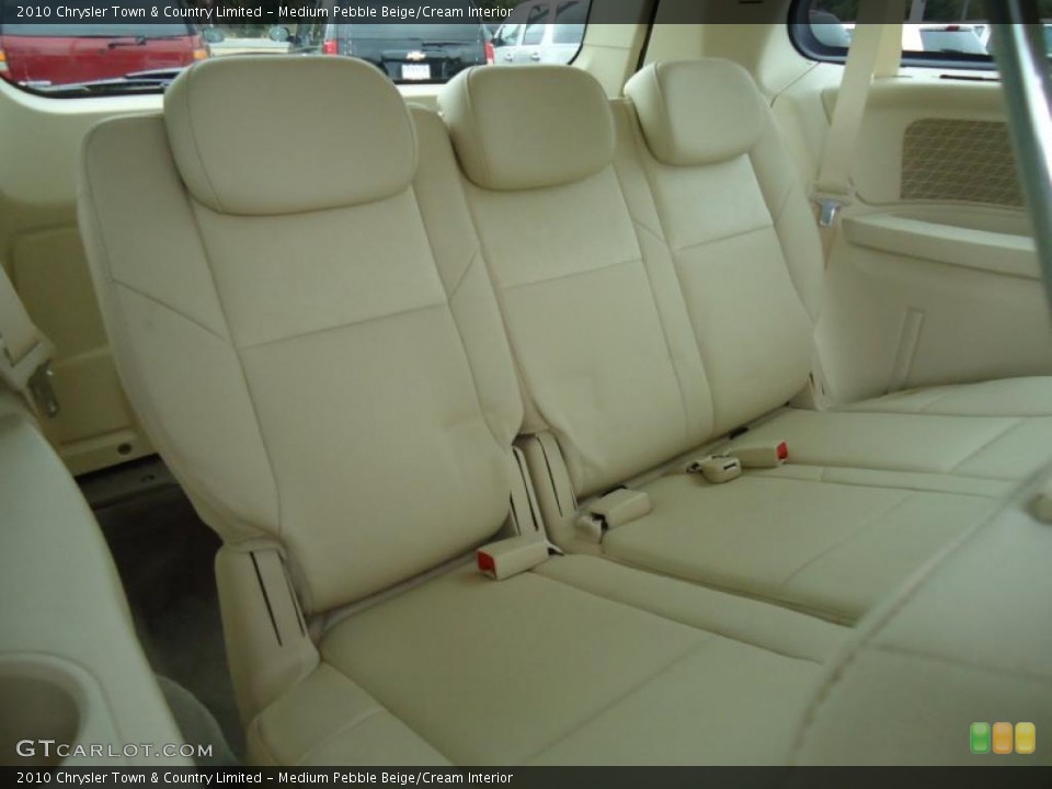 Medium Pebble Beige/Cream Interior Photo for the 2010 Chrysler Town & Country Limited #43287272