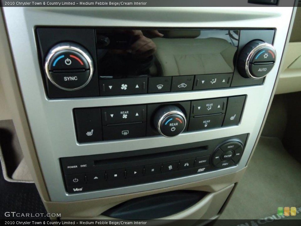 Medium Pebble Beige/Cream Interior Controls for the 2010 Chrysler Town & Country Limited #43287568