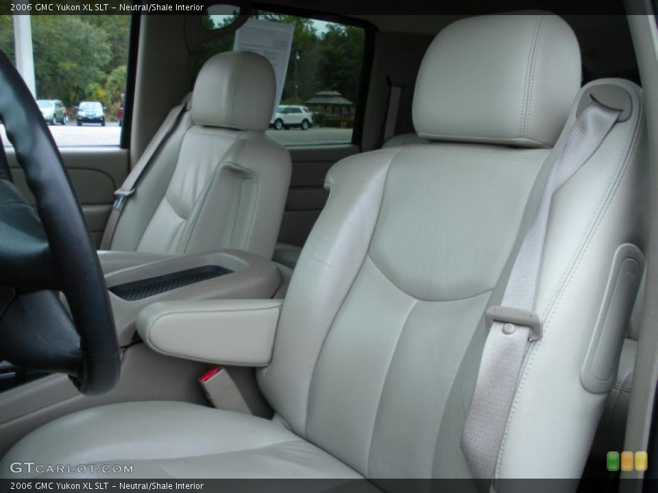 Neutral/Shale Interior Photo for the 2006 GMC Yukon XL SLT #43340267