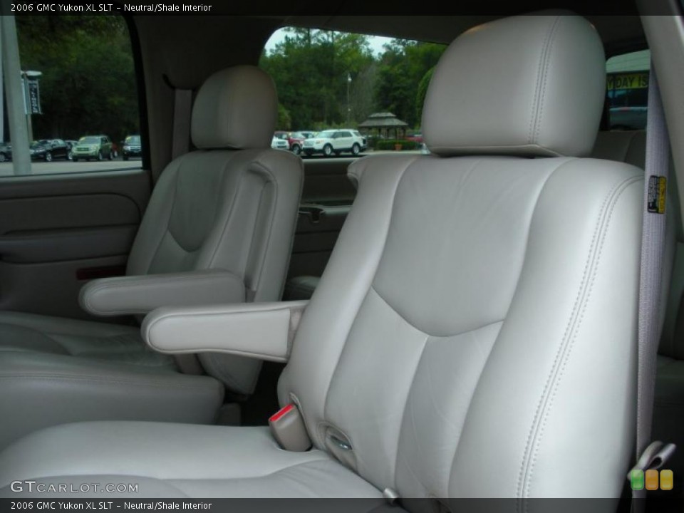 Neutral/Shale Interior Photo for the 2006 GMC Yukon XL SLT #43340299
