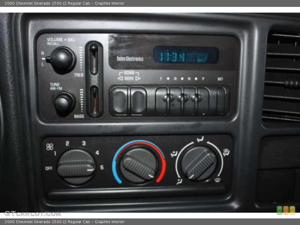 Graphite Interior Controls for the 2000 Chevrolet Silverado 1500 LS Regular Cab #43343607