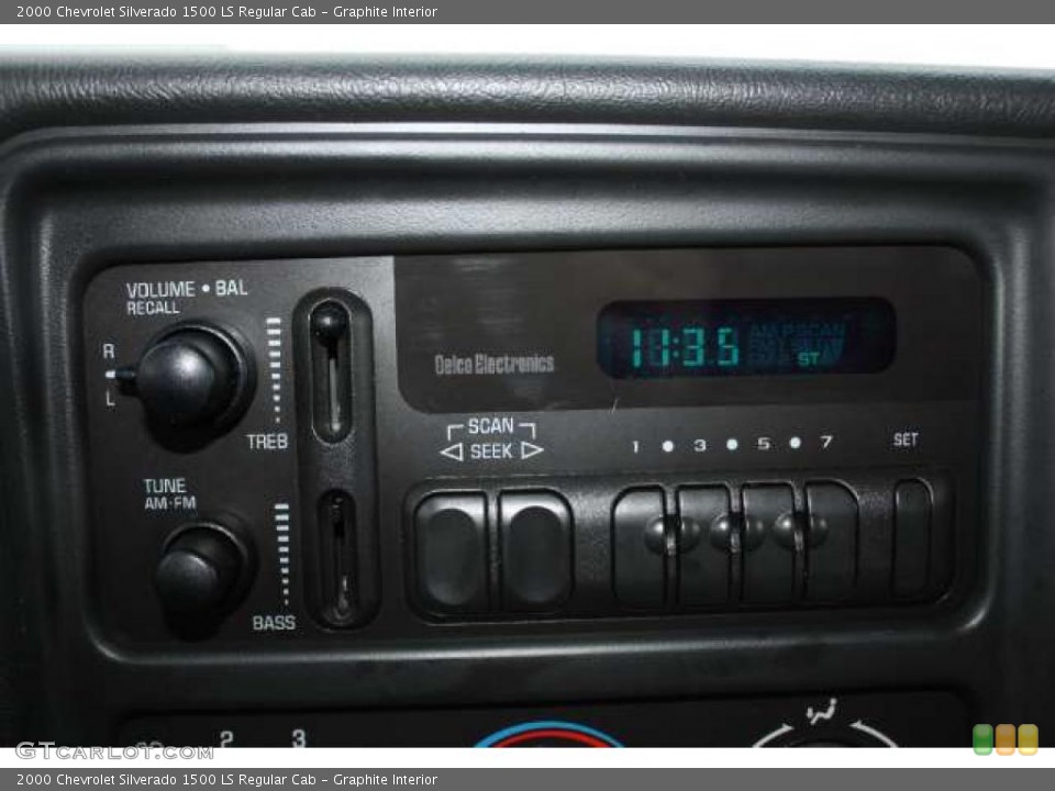Graphite Interior Controls for the 2000 Chevrolet Silverado 1500 LS Regular Cab #43343623