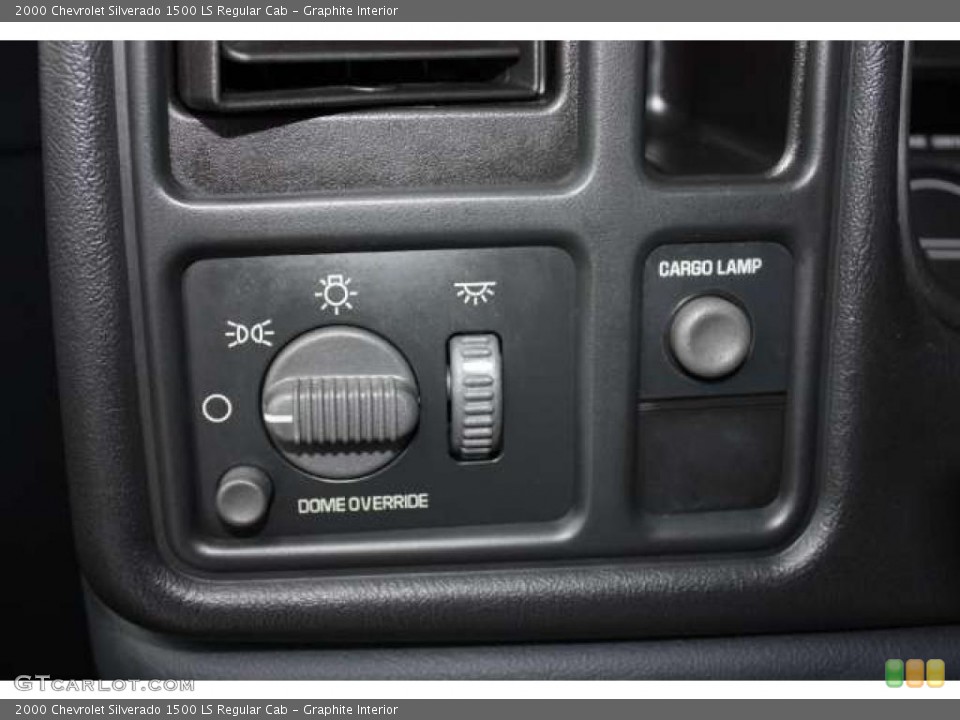 Graphite Interior Controls for the 2000 Chevrolet Silverado 1500 LS Regular Cab #43343639