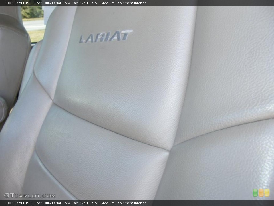 Medium Parchment Interior Photo for the 2004 Ford F350 Super Duty Lariat Crew Cab 4x4 Dually #43352783