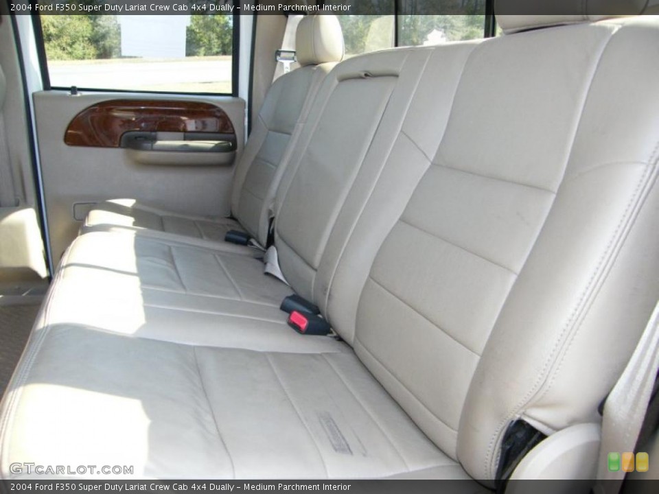 Medium Parchment Interior Photo for the 2004 Ford F350 Super Duty Lariat Crew Cab 4x4 Dually #43352859