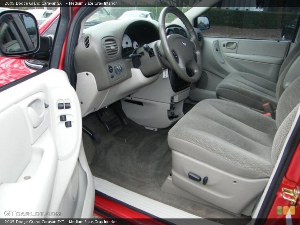 Medium Slate Gray Interior Photo for the 2005 Dodge Grand Caravan SXT #43355983