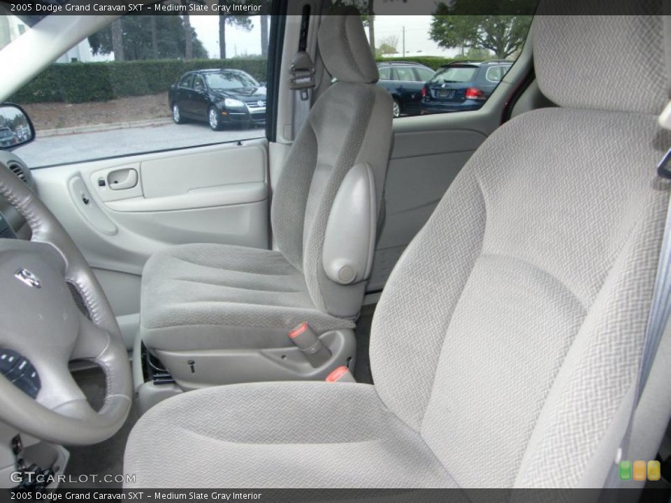 Medium Slate Gray Interior Photo for the 2005 Dodge Grand Caravan SXT #43355998