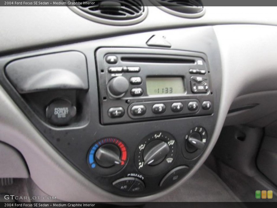 Medium Graphite Interior Controls for the 2004 Ford Focus SE Sedan #43360915