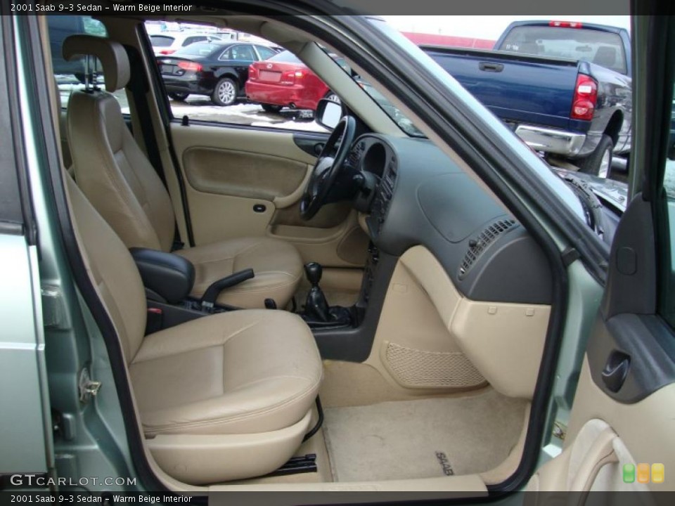 Warm Beige Interior Photo for the 2001 Saab 9-3 Sedan #43369696