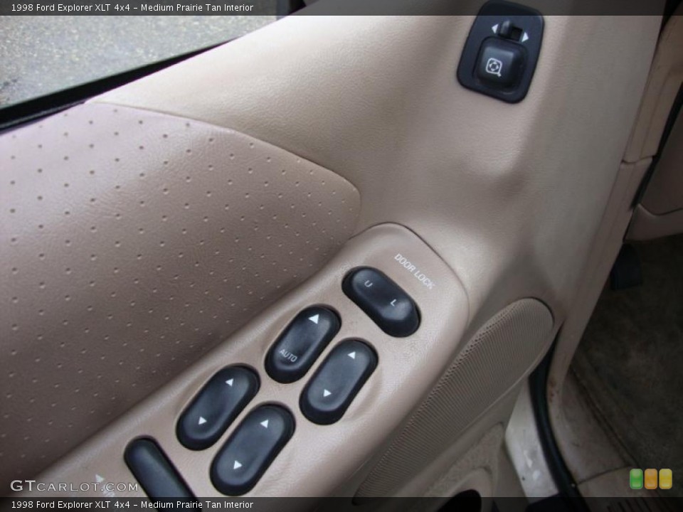 Medium Prairie Tan Interior Controls for the 1998 Ford Explorer XLT 4x4 #43370432