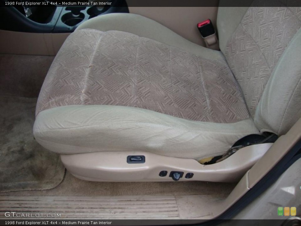 Medium Prairie Tan Interior Photo for the 1998 Ford Explorer XLT 4x4 #43370447