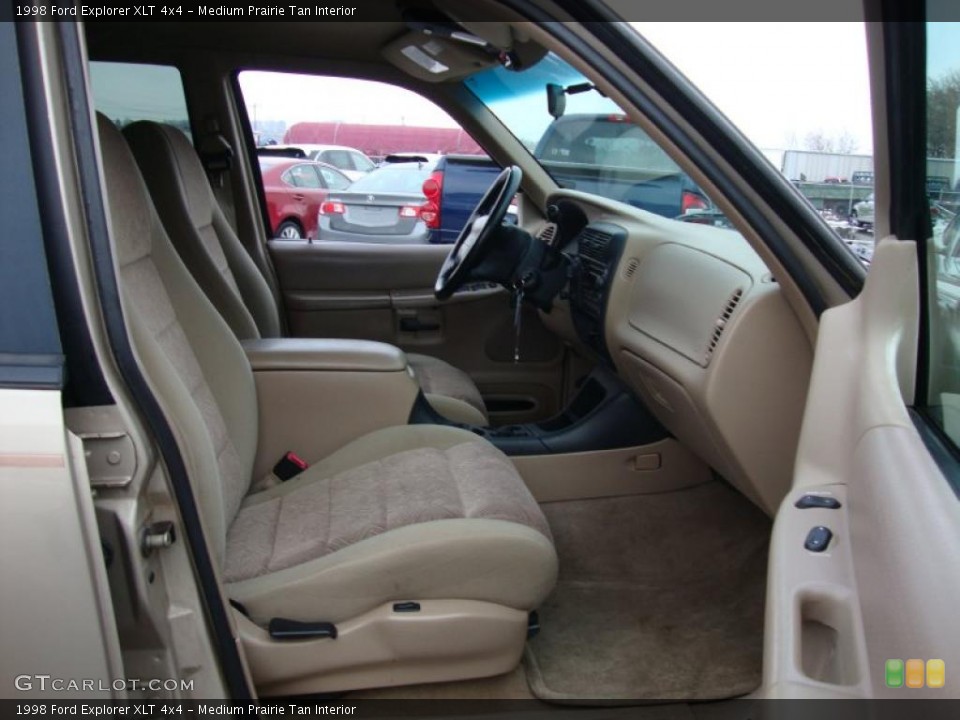 Medium Prairie Tan Interior Photo for the 1998 Ford Explorer XLT 4x4 #43370492